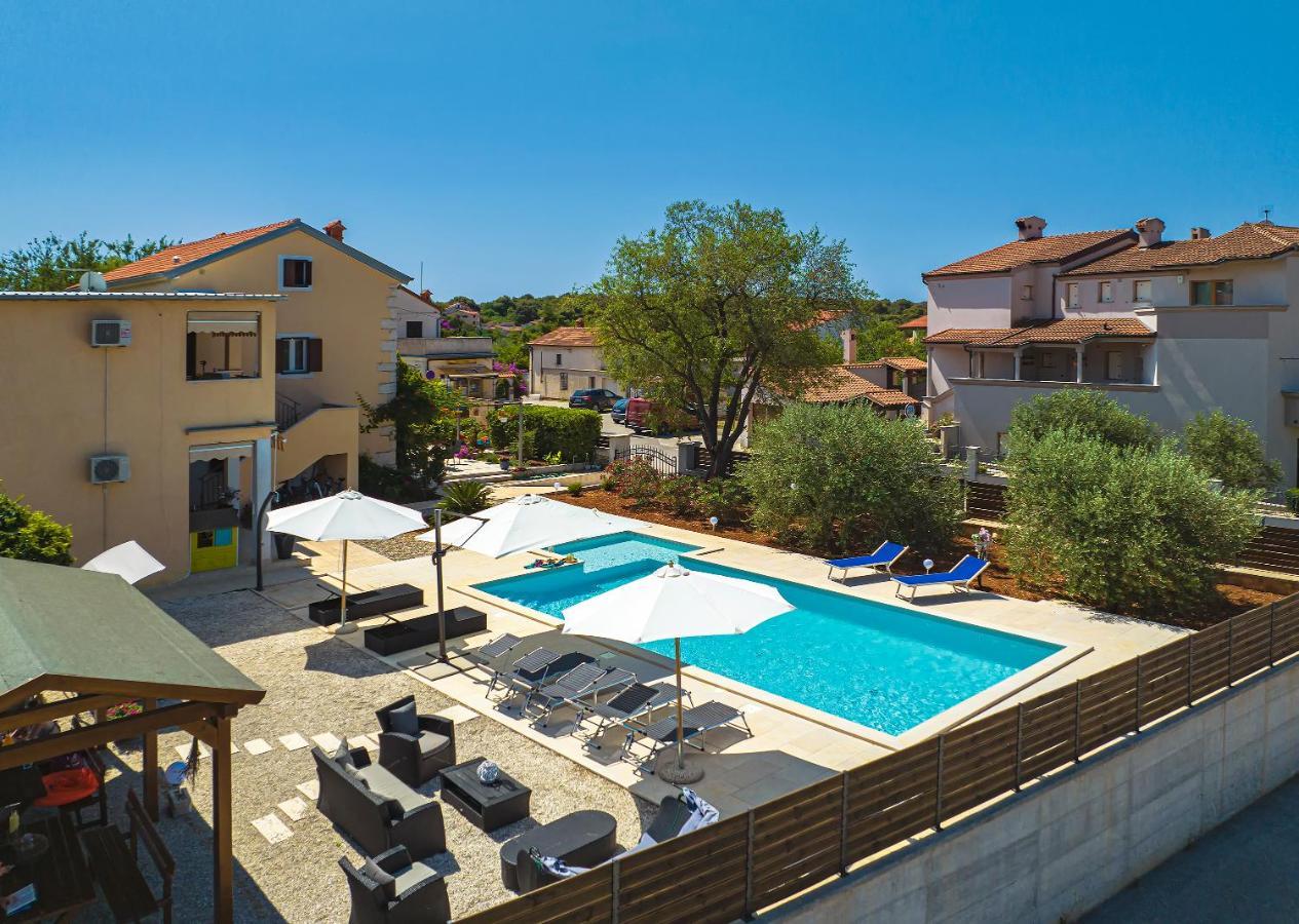 Apartments Vita Vinkuran Exterior photo